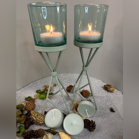 SCENT UNLEASHED HAND POURED SCENTED CANDLES, AND HOLDER - Picture 8 of 8